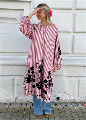 Rikke kjole Pink Stripes Sissel Edelbo 
